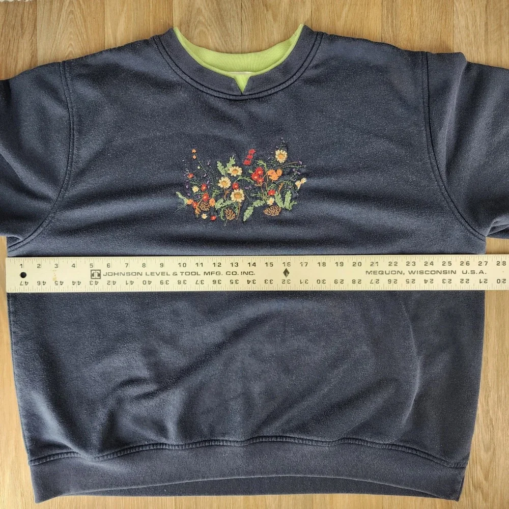 Vintage Shenanigans Navy Floral Embroidered Sweatshirt Plus Size 3X Crewneck